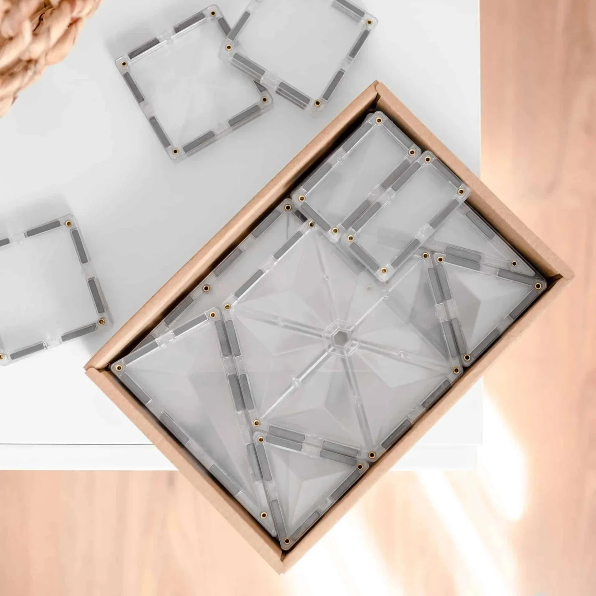 Connetix Magnetic Tiles Clear Starter Pack 34 pc