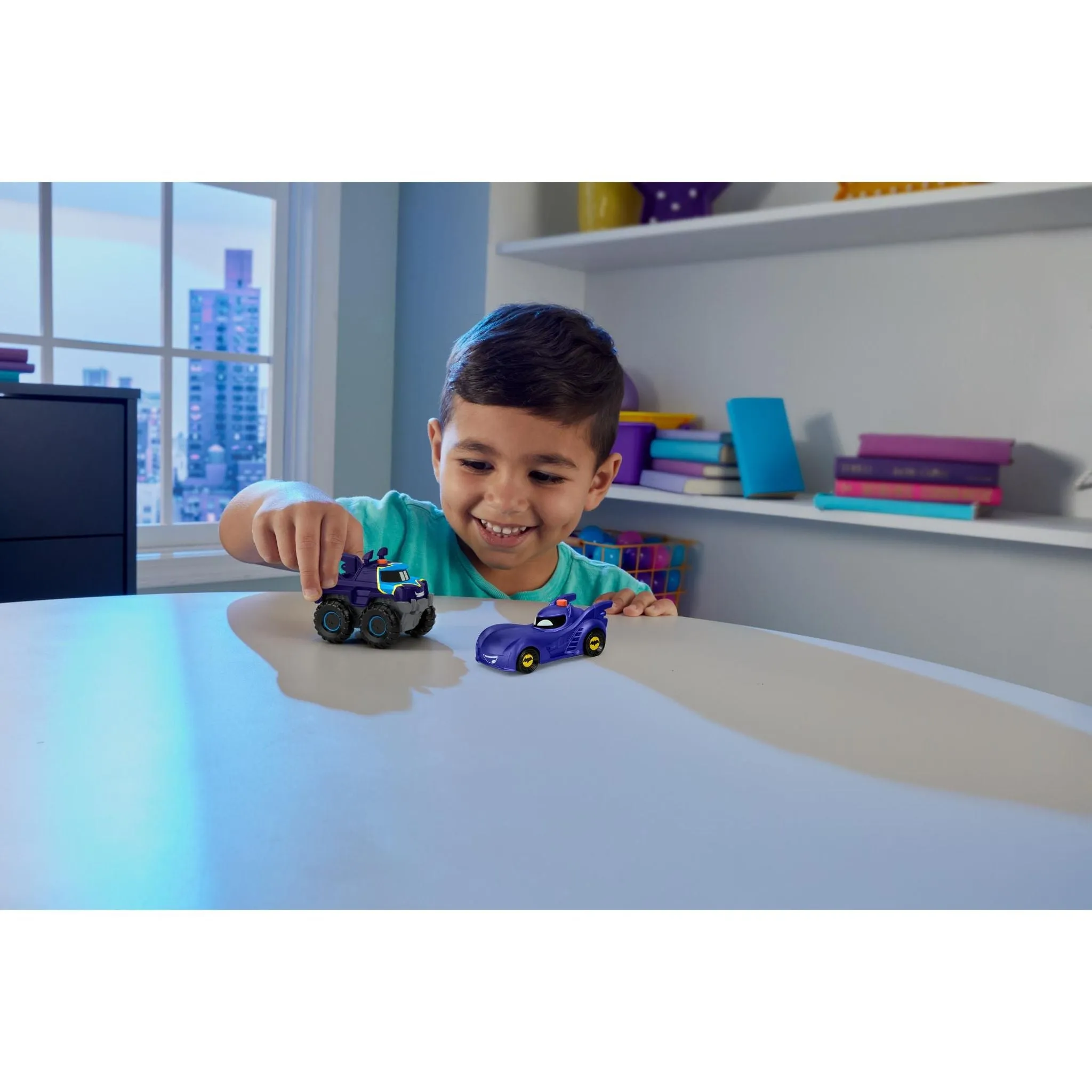 Fisher-Price Batwheels 1:55 Light Up 2 Pack-Batmobile & Buff