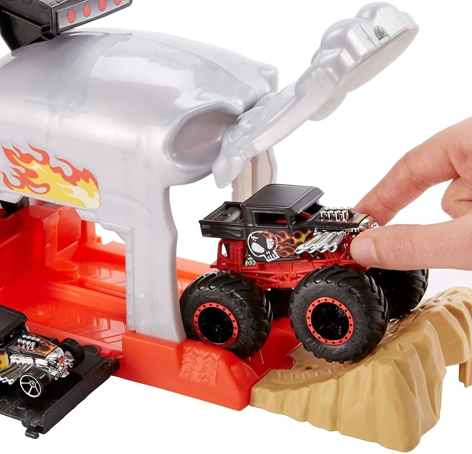 Hot Wheels GKY02 Monster Trucks Pit and Launch Bone Shaker Playset