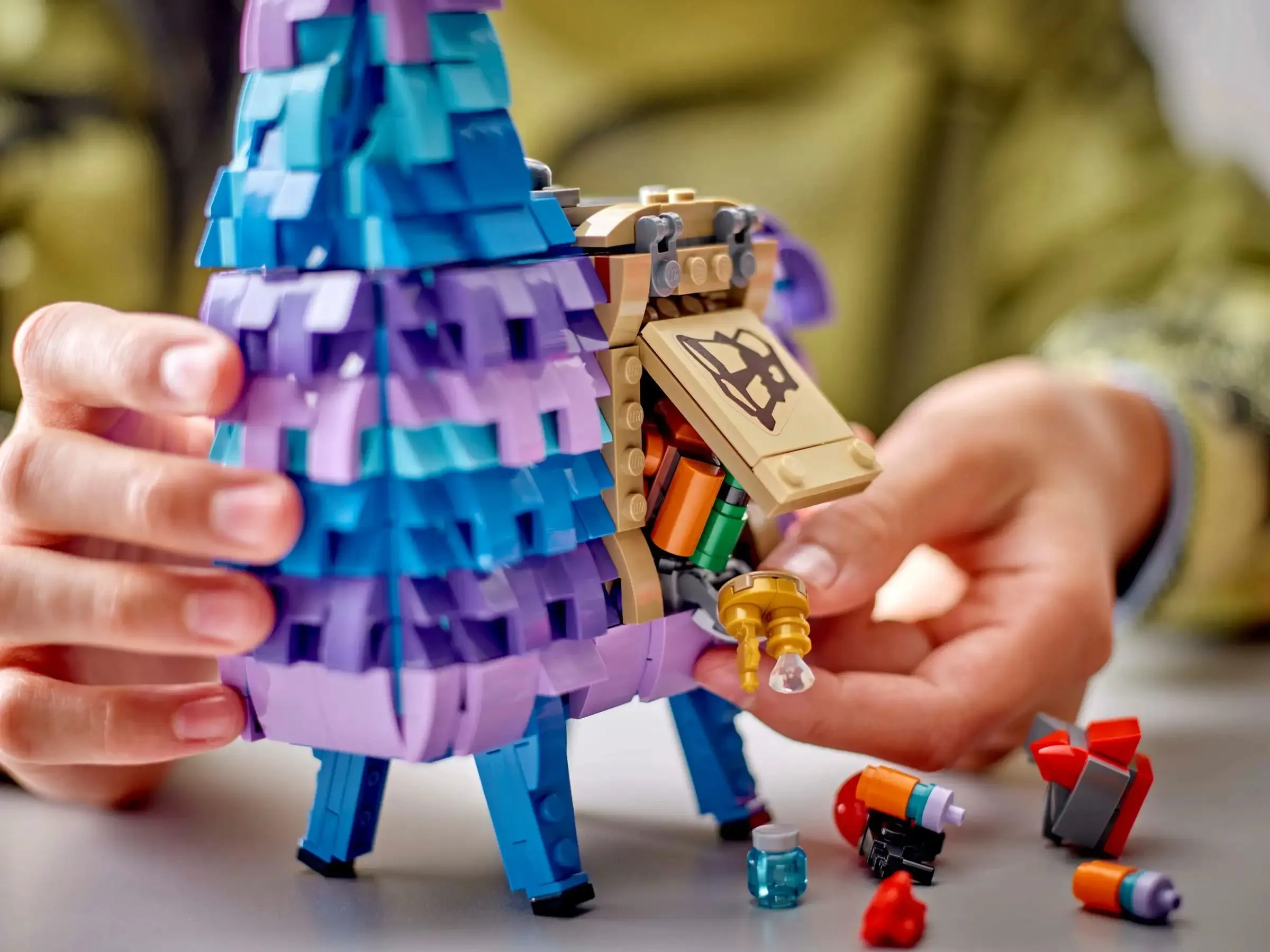 LEGO FORTNIGHT 77071 Supply Llama