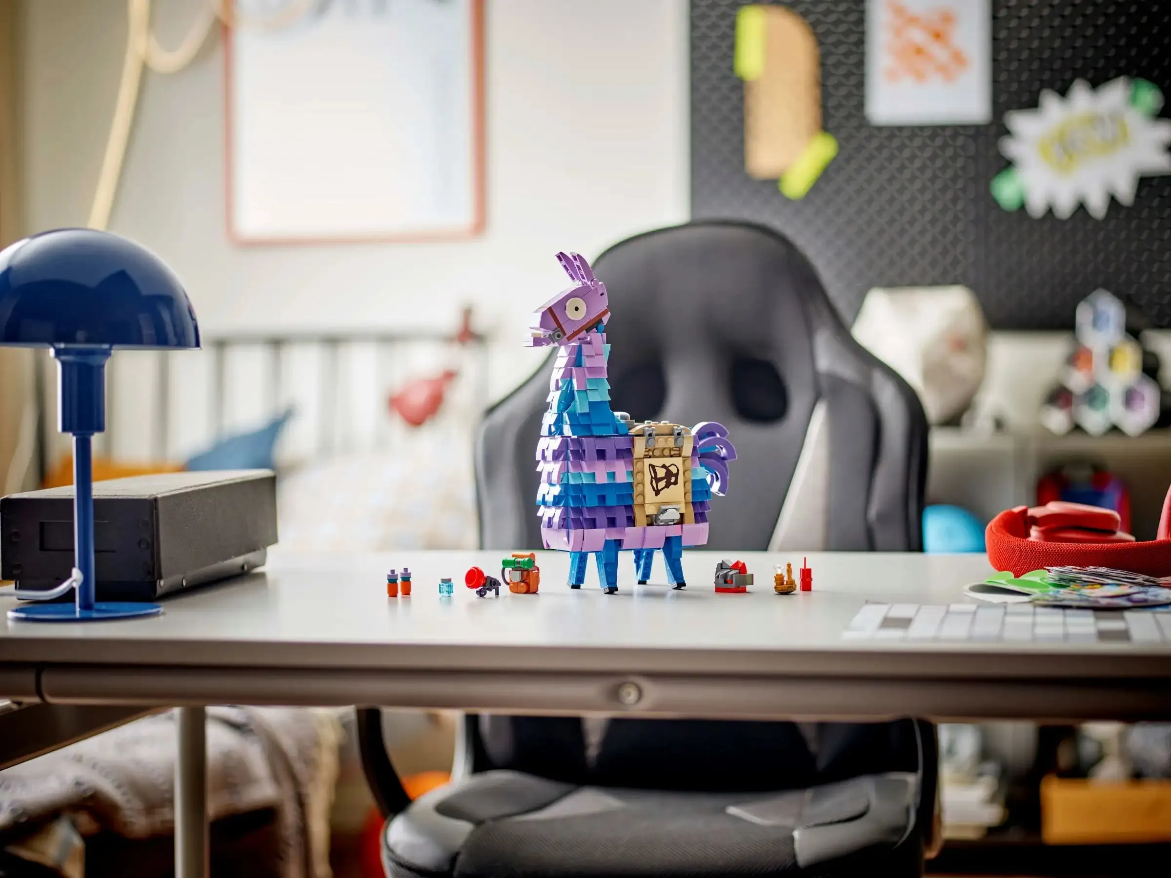 LEGO FORTNIGHT 77071 Supply Llama