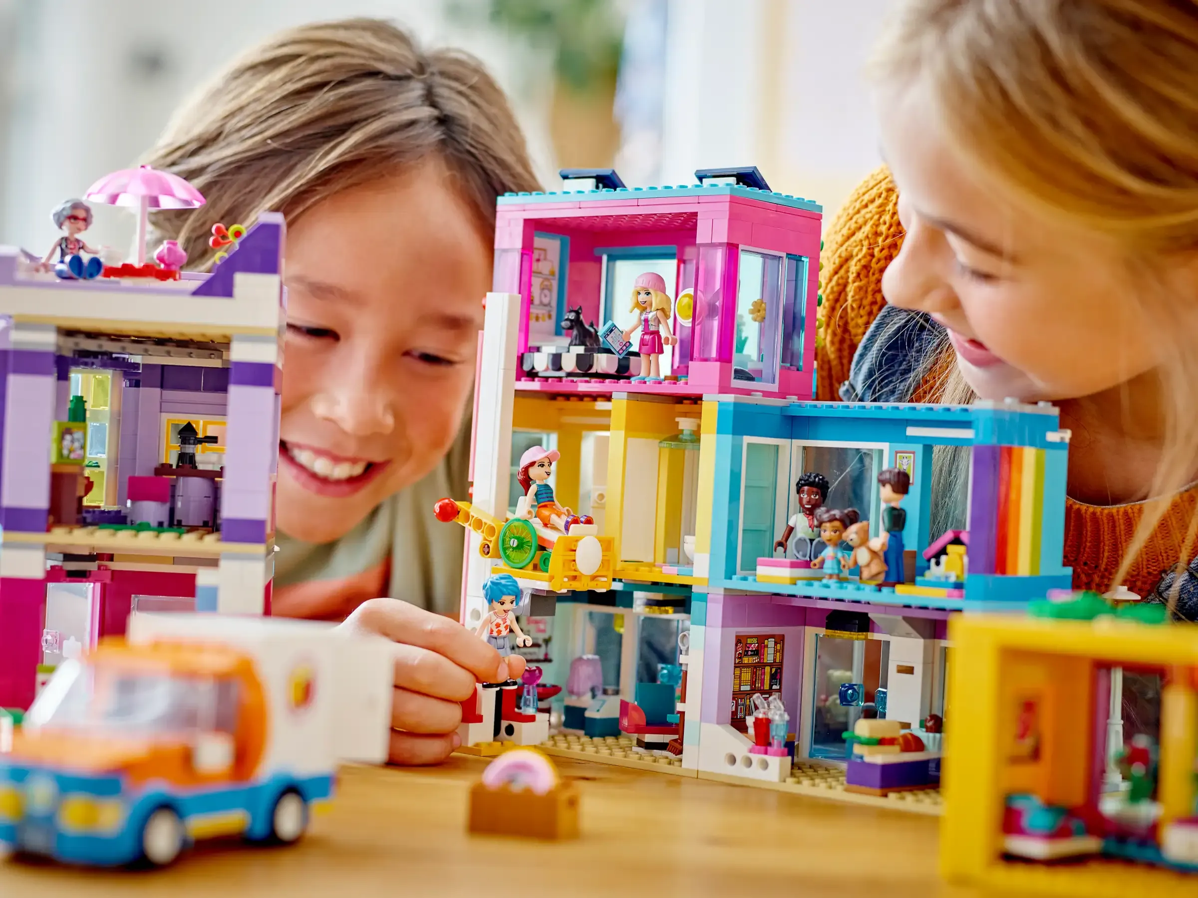 LEGO FRIENDS 41704 Main Street Building