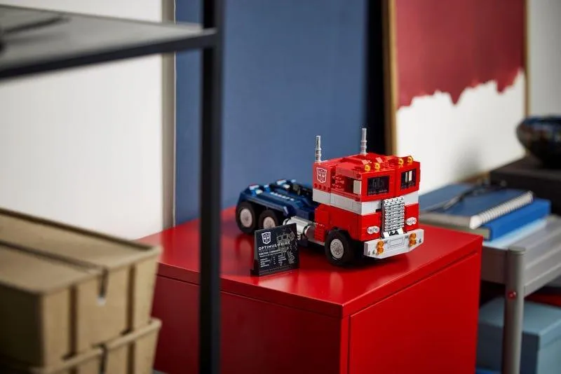LEGO ICONS 10302 Optimus Prime