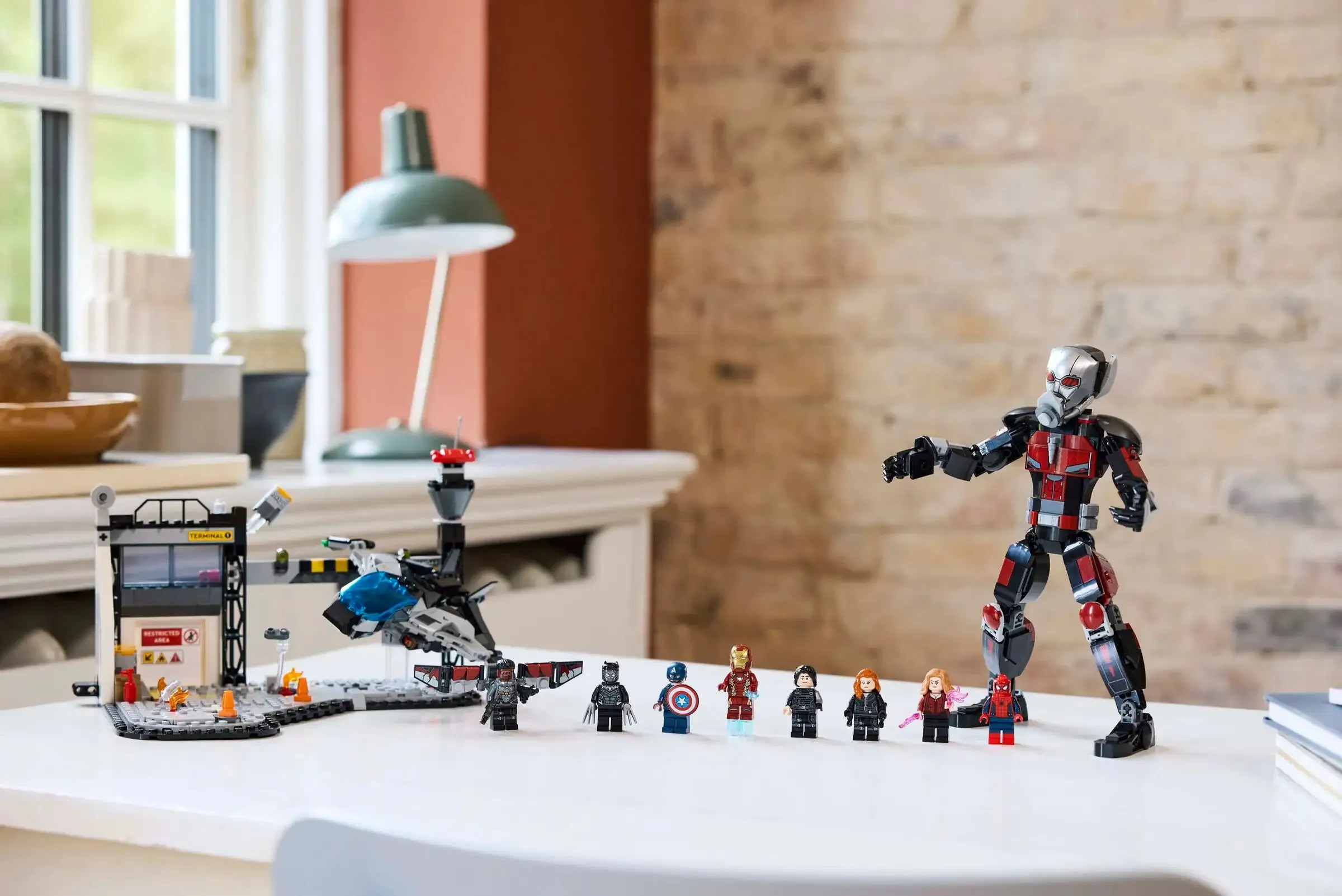 LEGO MARVEL 76314 Captain America: Civil War Action Battle