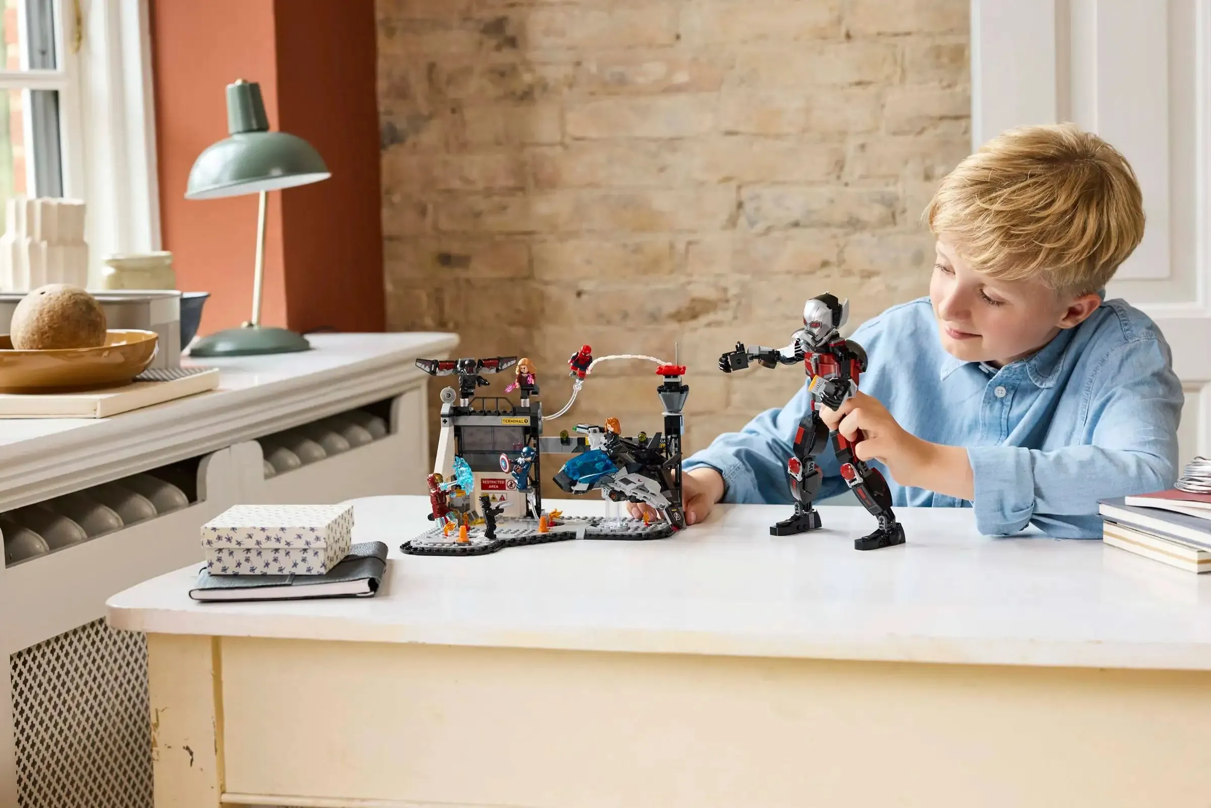 LEGO MARVEL 76314 Captain America: Civil War Action Battle