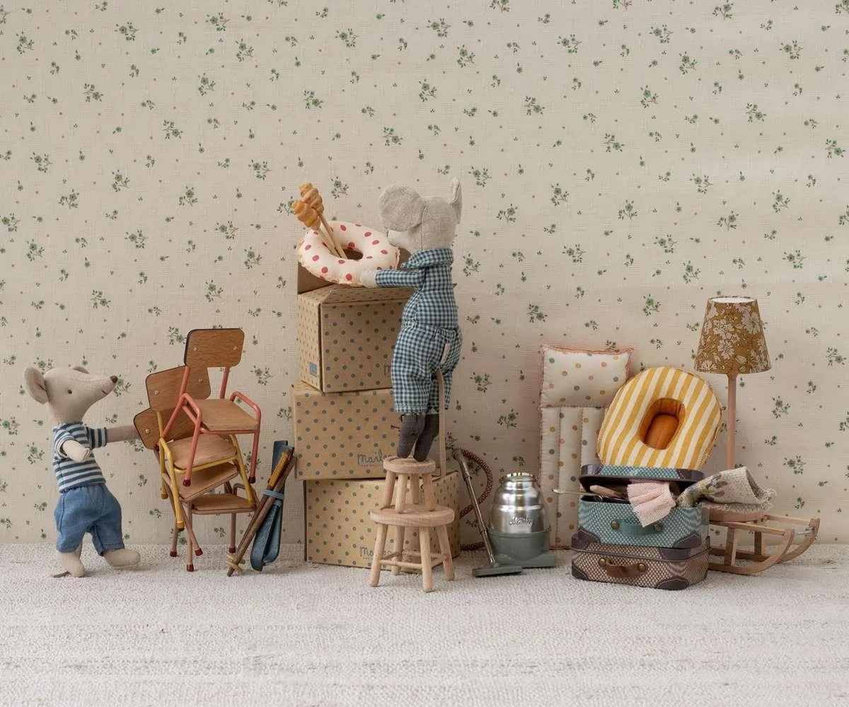 Maileg Chair Mouse Dark Powder SS25: NEW ARRIVAL