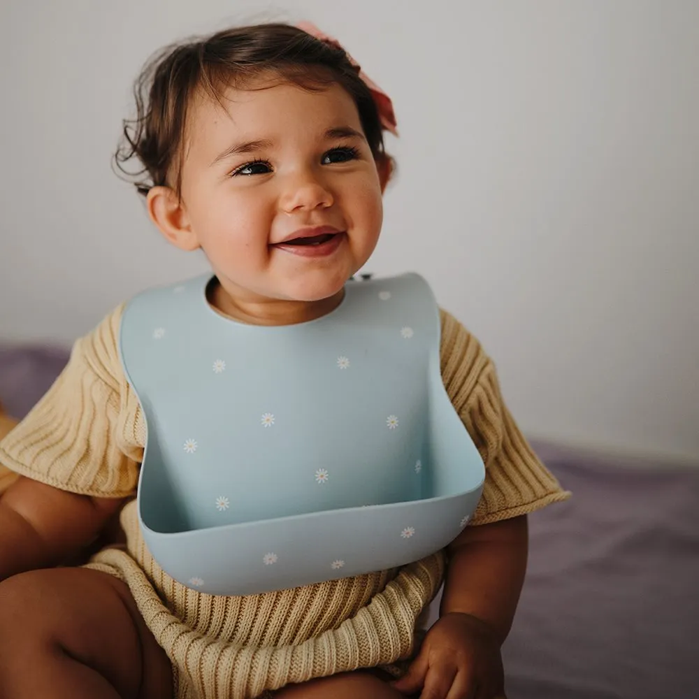 Mushie Silicone Baby Bib | Blue Daisy