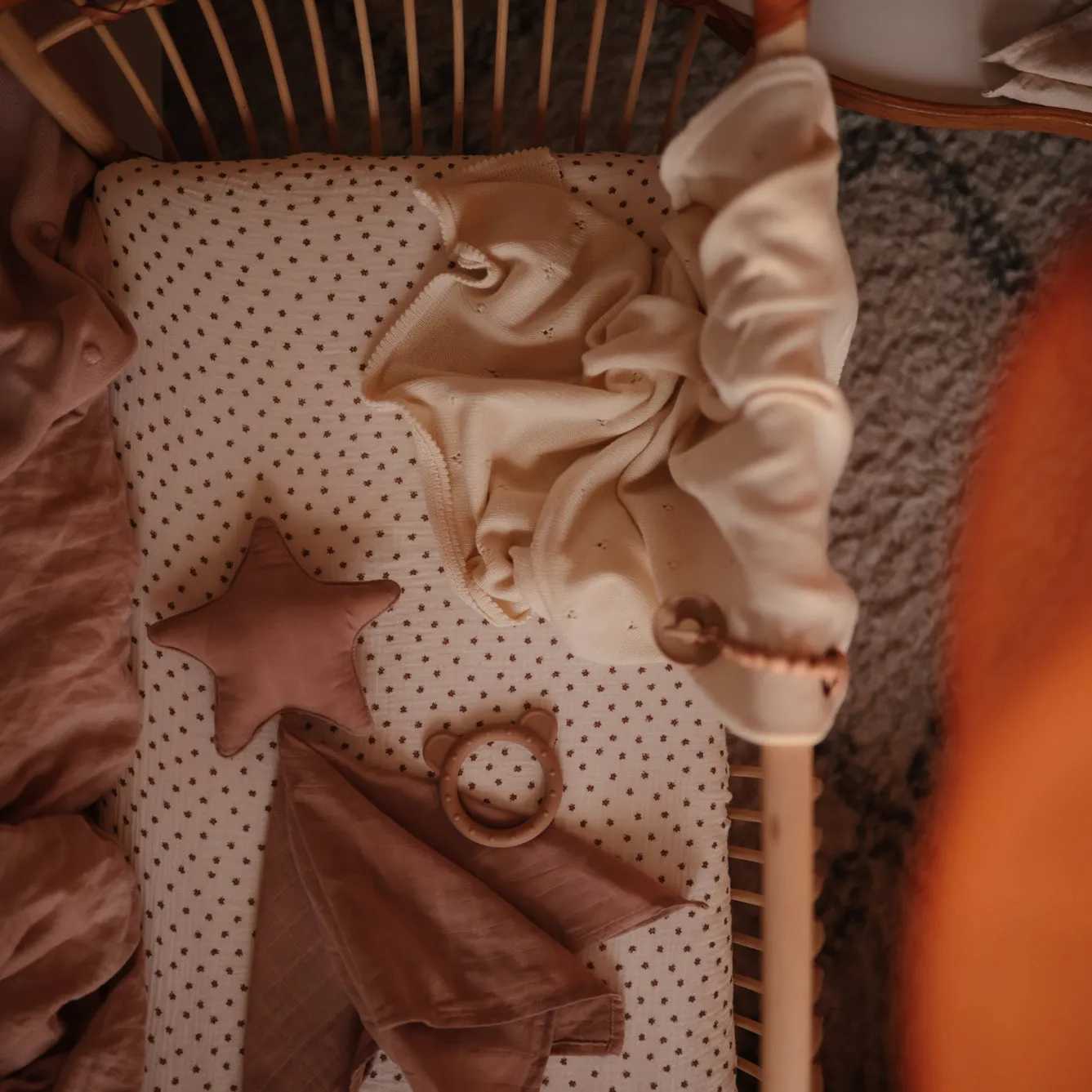 Mushie Soft Muslin Cot Fitted Sheet | Bloom