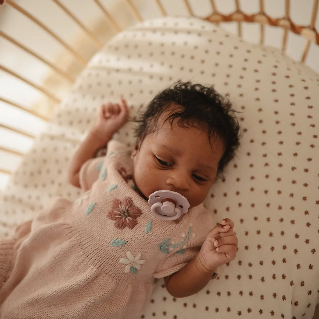 Mushie Soft Muslin Cot Fitted Sheet | Bloom