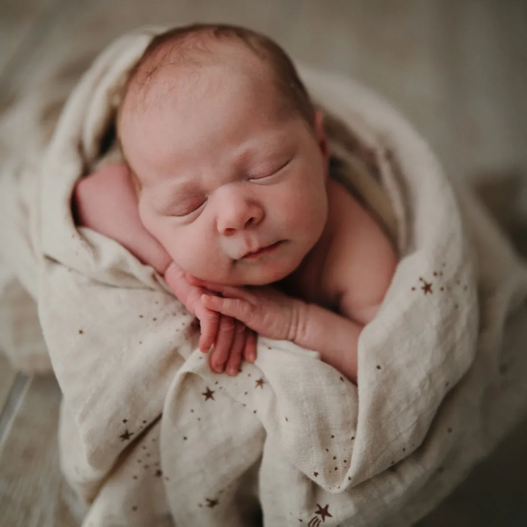Mushie Swaddle | Falling Stars