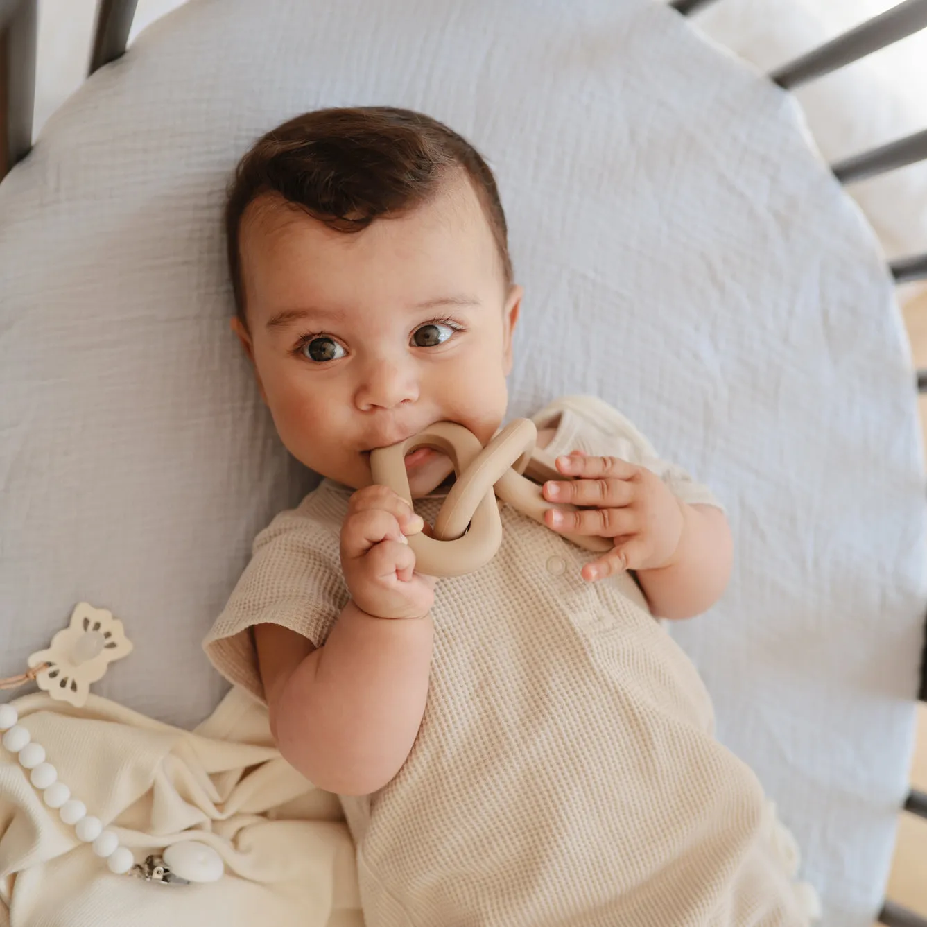 Mushie Teether Links | Natural