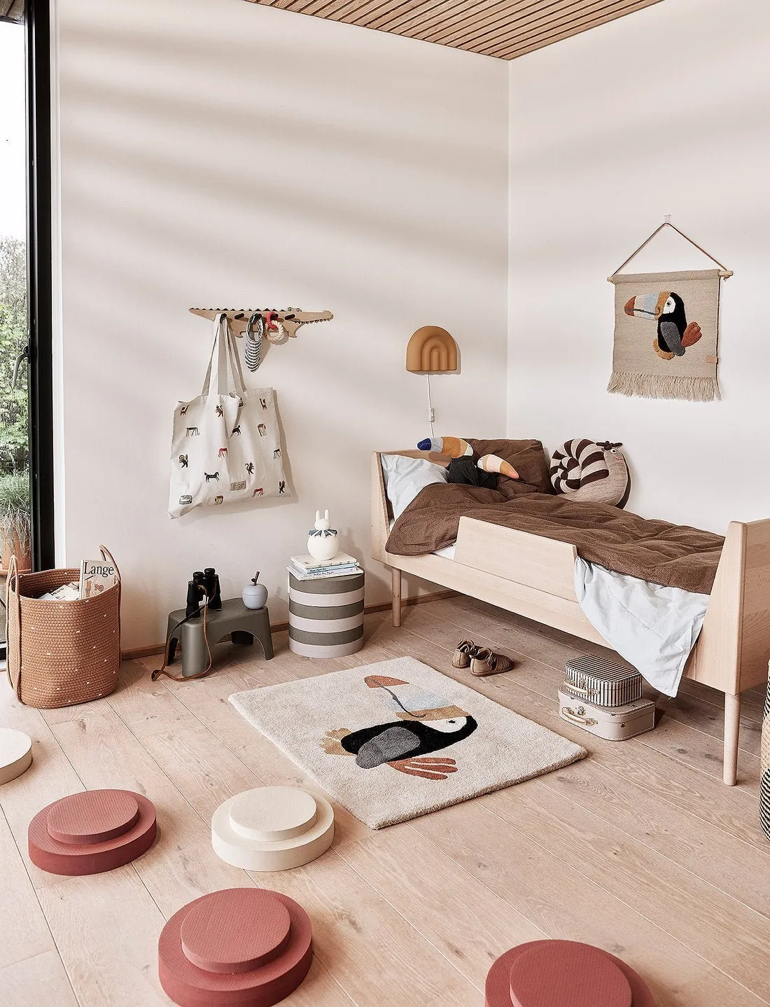 OYOY: Iro Stacking Stool - Vanilla / Nut