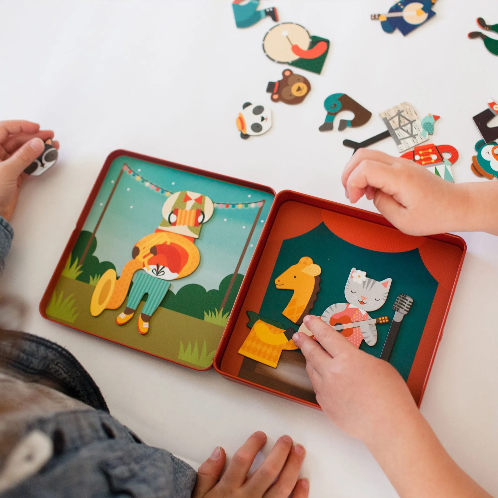 Petit Collage Magnetic Box - Animal Band