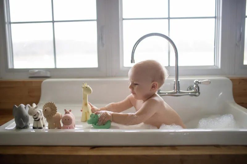 Tikiri Teether & Bath Toy | GIRAFFE Gift Boxed