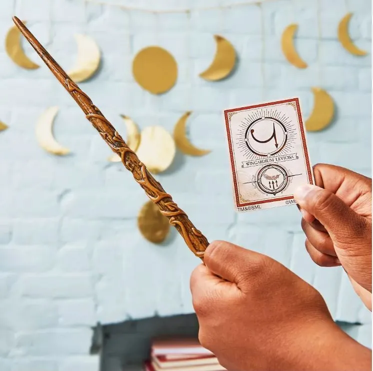 Wizarding World Harry Potter Spellbinding Wands - Hermione